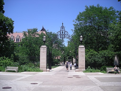 512px University of Chicago July 2013 19 Main Quadrangles